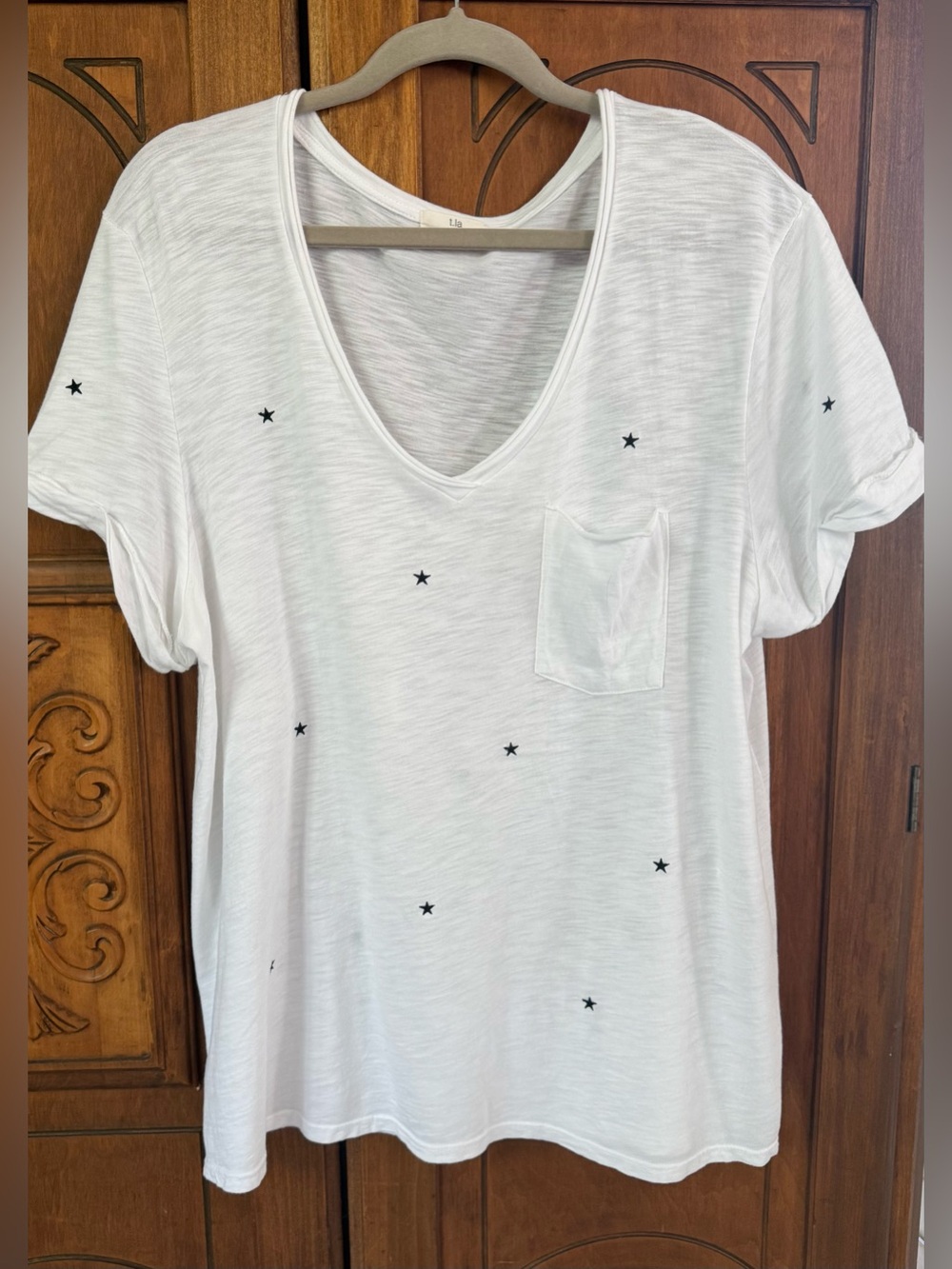 Anthro T.la Star Print V-Neck Tee White/Black Stars Size XL-Excellent Condition